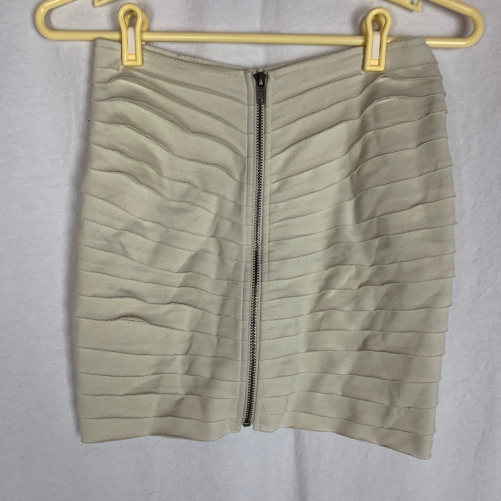 🏆 Silence and noise skirt